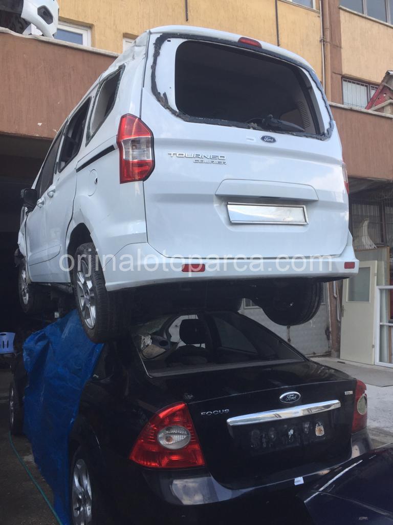 Ford Courier Çıkma Orjinal Beyaz Bagaj Kapağı