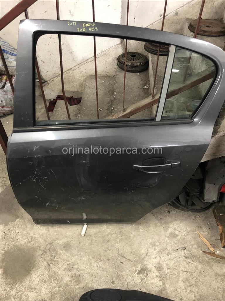 Opel Corsa d sol arka kapi